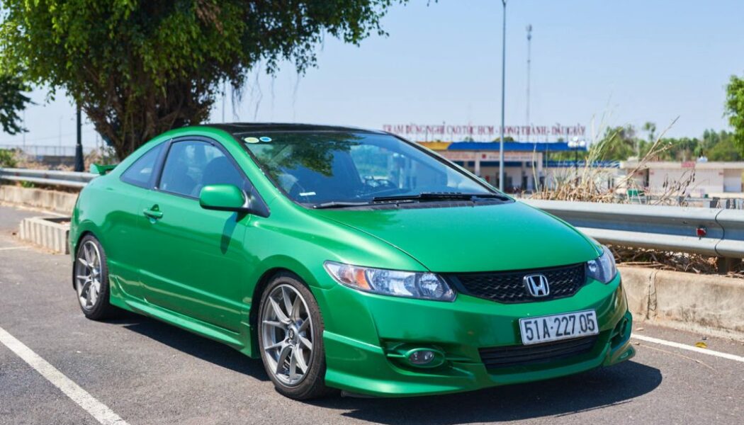 Cận cảnh xe thể thao hàng hiếm Honda Civic Si 2011 tại Việt Nam