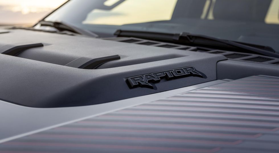 Ford F-150 Raptor 2024 nâng cấp diện mạo mới và bổ sung trang bị công nghệ, điểm nhấn giảm xóc mới