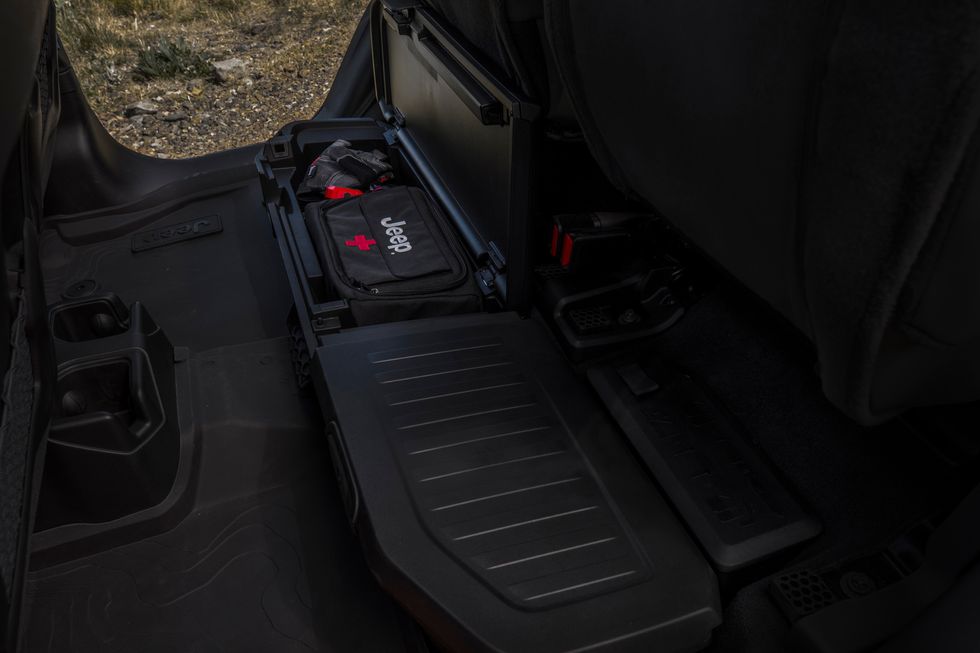 Jeep Gladiator 2024 bản nâng cấp: Chiếc xe bán tải địa hình cao cấp