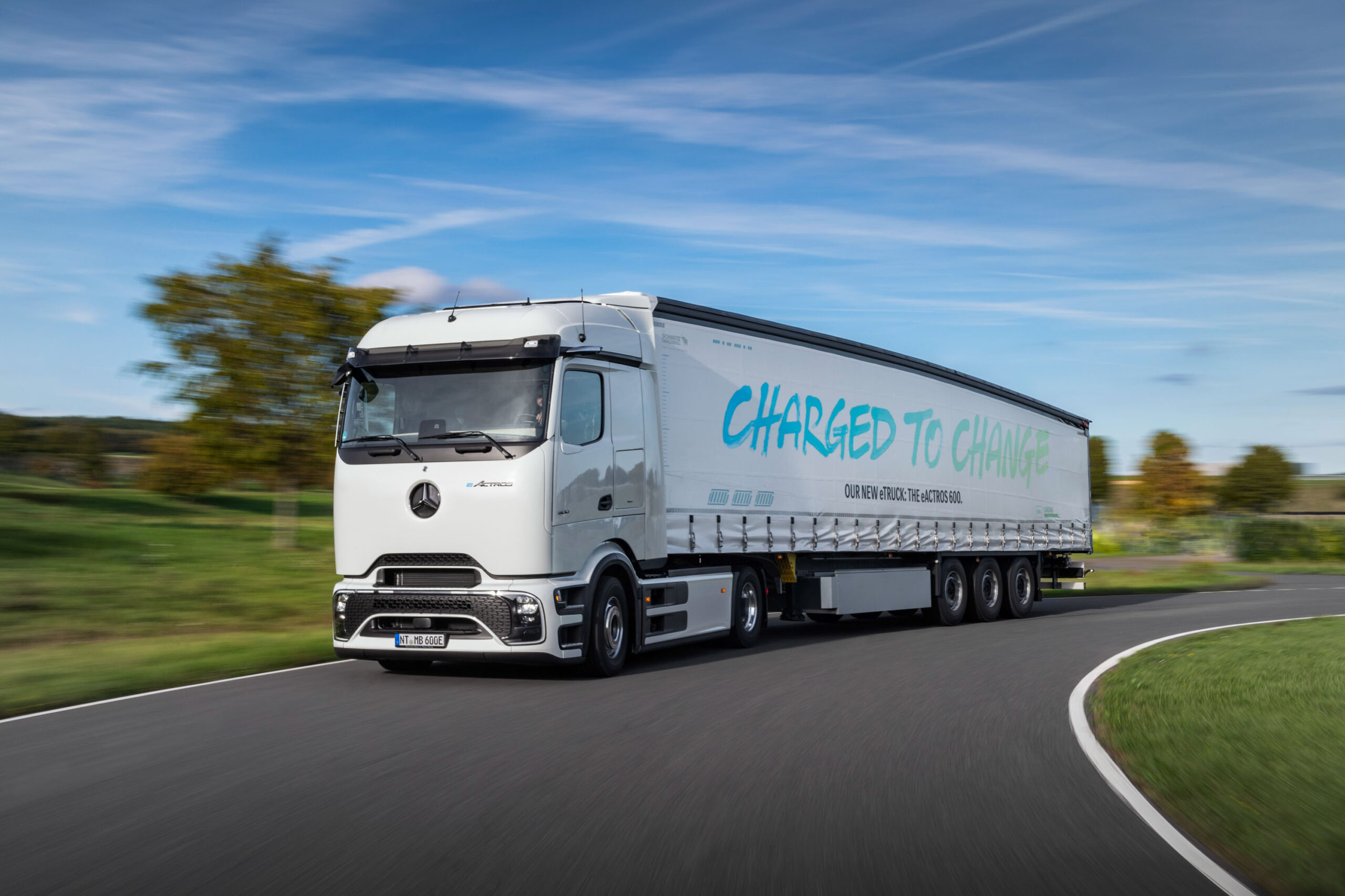 Mercedes-Benz eActros 600: Kỳ vọng đột phá trong ngành vận tải đường bộ bằng xe tải hạng nặng thuần điện