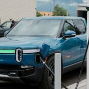 Rivian R1S và R1T nâng cấp pin Max, tăng phạm vi di chuyển lên đến 659 km và 643 km