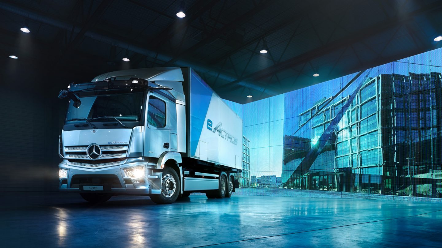 Mercedes-Benz eActros 600: Kỳ vọng đột phá trong ngành vận tải đường bộ bằng xe tải hạng nặng thuần điện
