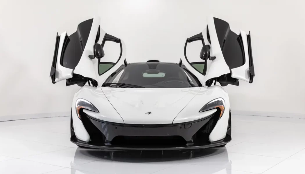 Sotheby’s đấu giá 2 siêu xe McLaren và Lamborghini trong bộ sưu tập Ikonick danh tiếng thế giới