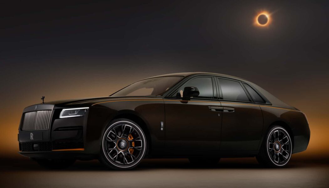 Rolls-Royce Ghost Black Badge lấy cảm hứng nhật thực toàn phần