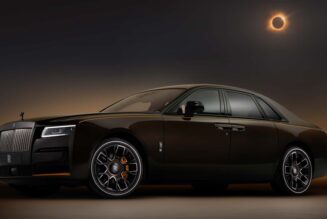 Rolls-Royce Ghost Black Badge lấy cảm hứng nhật thực toàn phần