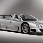 Xe đua Mercedes CLK GTR Roadster 2002 siêu hiếm, lăn bánh được 167 km sau 21 năm, đấu giá 10,2 triệu USD