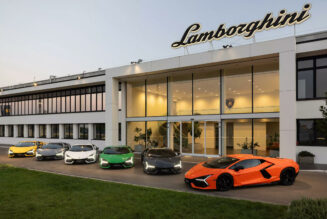 “Việc nhẹ lương cao” tại nhà máy Lamborghini