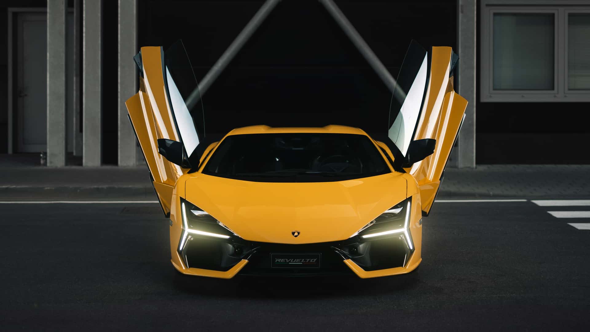 Siêu phẩm V12 PHEV Lamborghini Revuelto đã bán hết đến cuối năm 2026