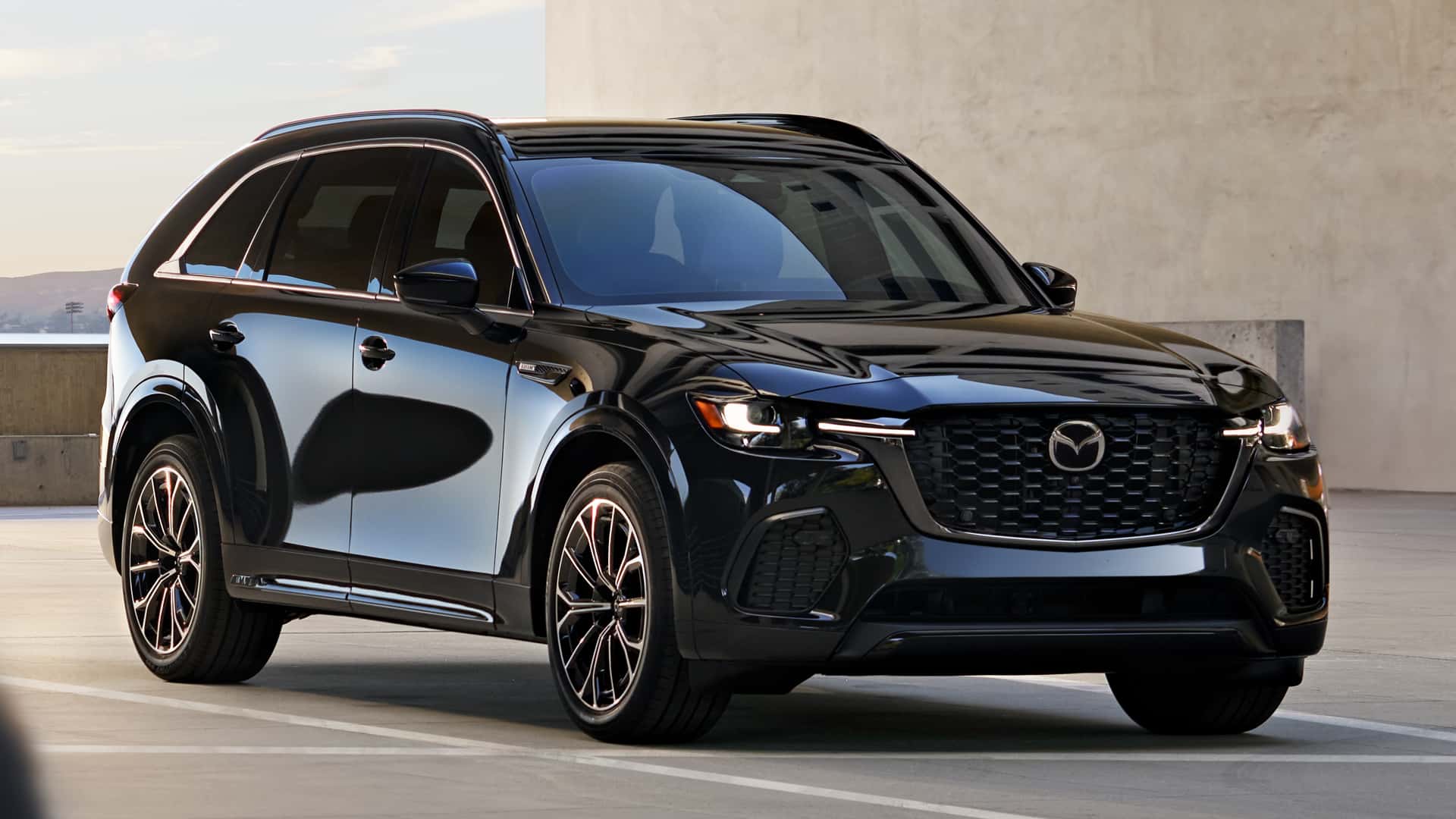 Mazda CX-70 2025 ra mắt: Động cơ I6 tăng áp và hybrid, 5 chỗ ngồi