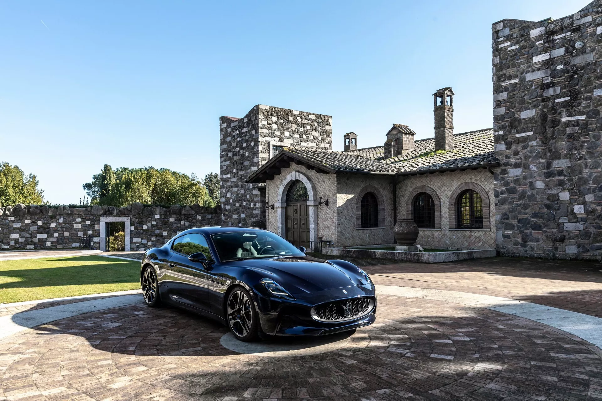 Maserati xác nhận ra mắt MC20 điện vào năm 2025 và Quattroporte điện năm 2028