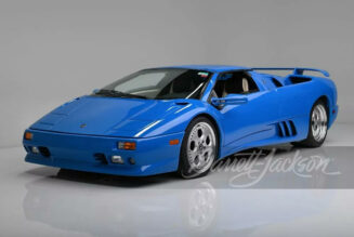 Lamborghini Diablo VT Roadster 1997 tuyệt đẹp từng thuộc về cựu Tổng thống Mỹ Donald Trump lên sàn đấu giá