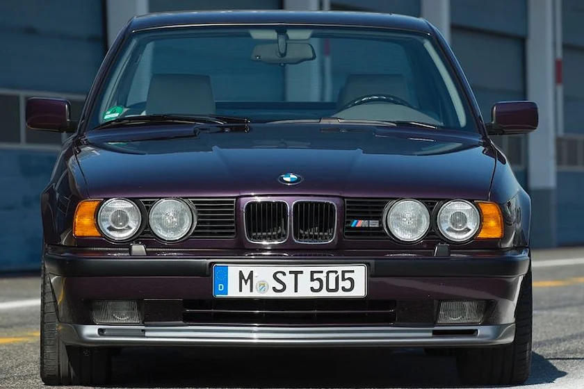 BMW M5 – xe sang hiệu năng cao đặc sắc bậc nhất của BMW