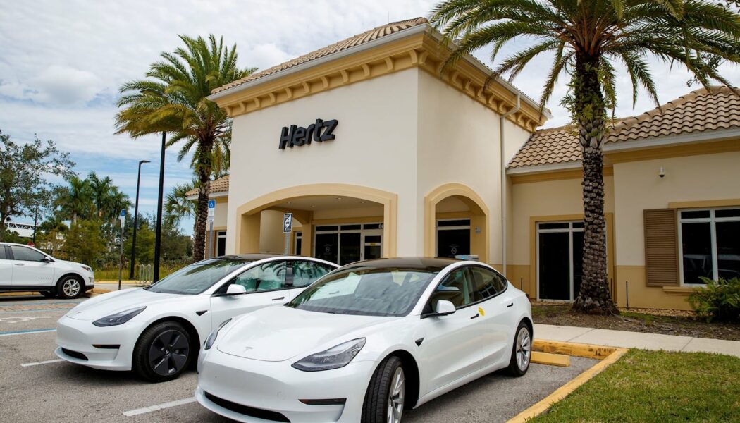Hertz muốn bán bớt 20.000 xe điện, đưa xe động cơ đốt trong trở lại thay thế