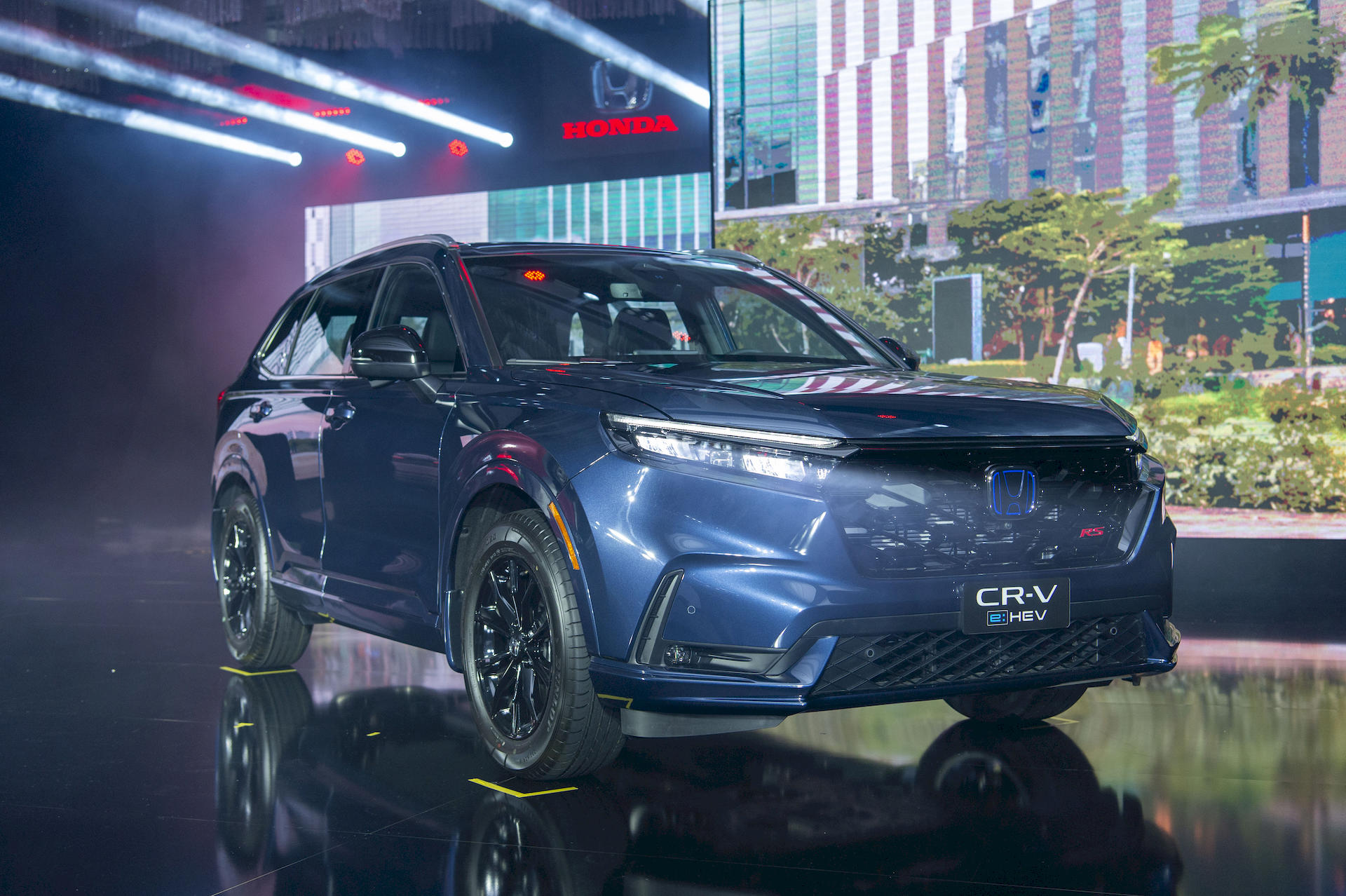 Honda CR-V và City nhận giải thưởng "ô tô của năm 2023" phân khúc crossover cỡ C & cỡ B