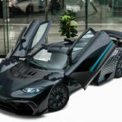 Hypercar Mercedes-AMG One siêu lướt chào bán hơn 5 triệu USD