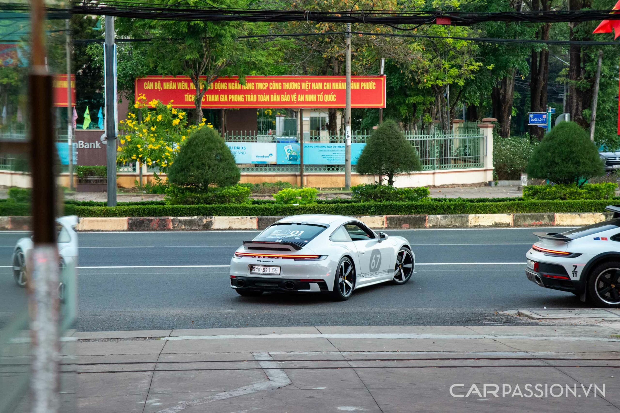 Porsche 911 chinh phục quốc lộ 14C từ Saigon đến Măng Đen