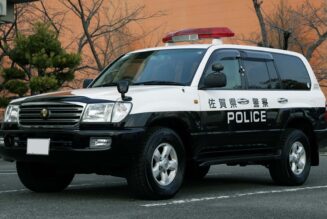 Toyota Land Cruiser J100 nhận nhiệm vụ xe cảnh sát Nhật
