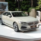 Volvo S90 Recharge công suất mạnh nhất trong phân khúc 462 mã lực, giá 2,89 tỷ đồng  