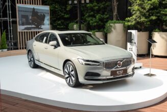 Volvo S90 Recharge công suất mạnh nhất trong phân khúc 462 mã lực, giá 2,89 tỷ đồng  