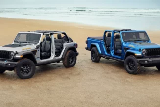 Jeep trình làng Gladiator và Wrangler 2024 phiên bản đặc biệt Beach, giá quy đổi từ 1.3 tỷ đồng