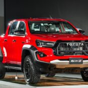 Toyota Hilux REVO GR Sport 2024 ra mắt tại Thái Lan, giá quy đổi hơn 1 tỷ đồng