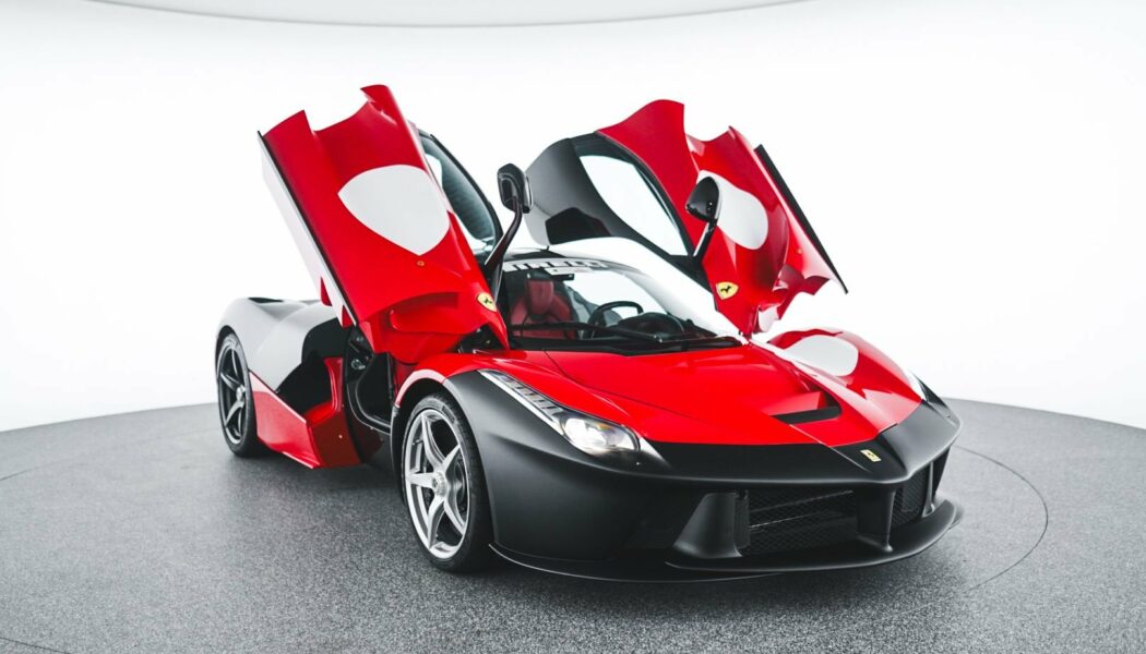 Hypercar LaFerrari bản thử nghiệm “cực độc” lên sàn, cơ hội hiếm hoi cho những nhà sưu tập xe khát khao sở hữu