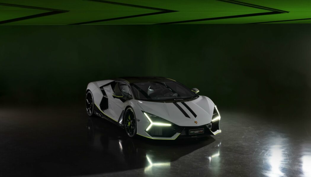 Chiêm ngưỡng Lamborghini Revuelto Ad Personam “độc bản” kỷ niệm sự kiện Lamborghini Arena lần đầu tiên