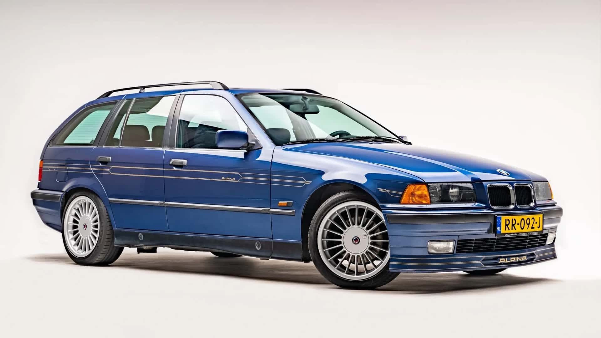 Ngắm nhìn BMW Alpina B3 Touring E36 độc đáo được rao bán