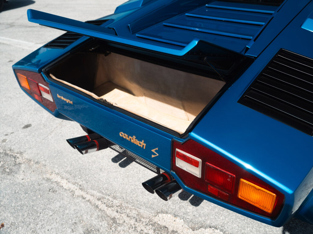 Chiêm ngưỡng xe cổ Lamborghini Countach LP400 S đời 1981 được rao bán tại Mỹ