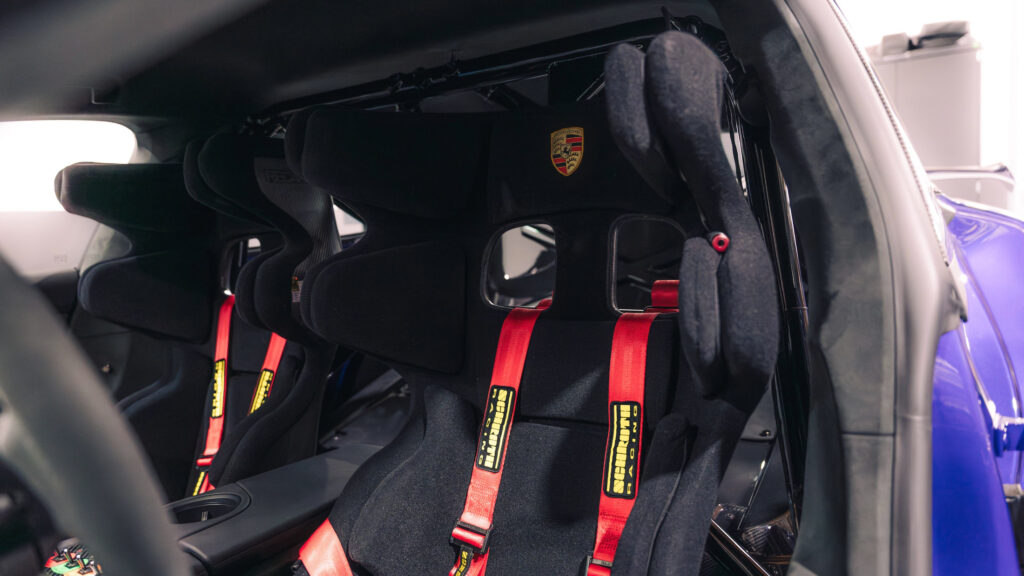 Porsche Taycan Turbo GT được sử dụng làm xe dẫn đường trong mùa giải Formula E 2024