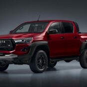 Toyota Hilux GR Sport II có giá quy đổi 1,6 tỷ Đồng, hứa hẹn là mẫu Hilux lái hay nhất từ trước đến nay