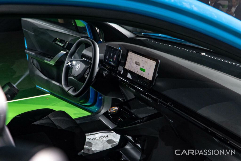 MG4 EV ra mắt 2 phiên bản, giá từ 828 triệu đồng: Đâu là lợi thế của mẫu xe này? 