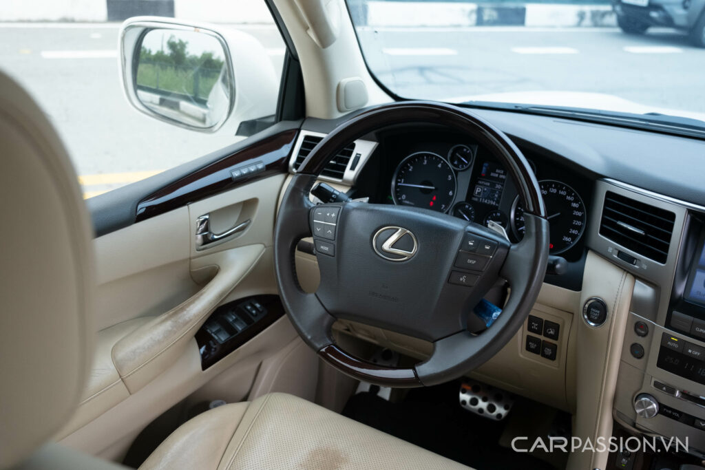 Đánh Giá Xe | Lexus LX570 sau 10 năm, odo 114.000 km giá tầm 3 tỷ đồng
