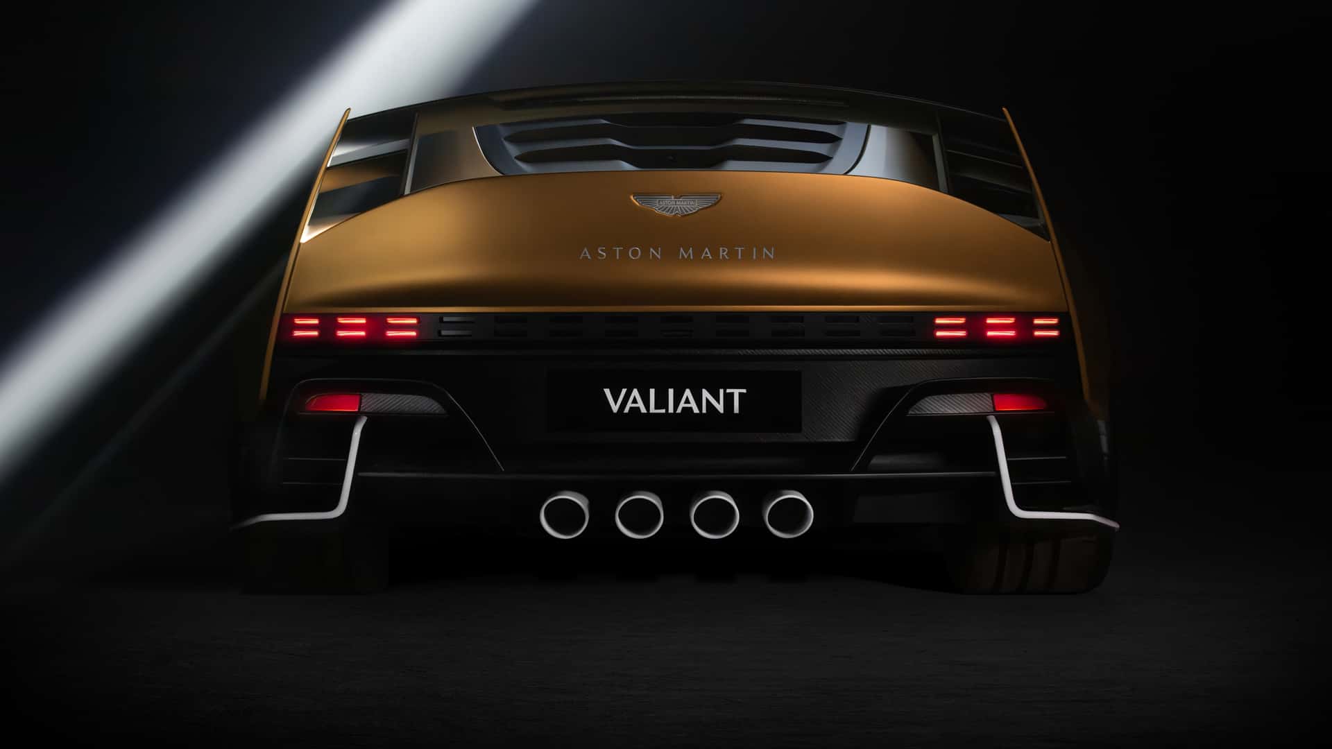 Aston Martin Valiant: “Vũ khí đường đua” với trang bị số sàn tối tân