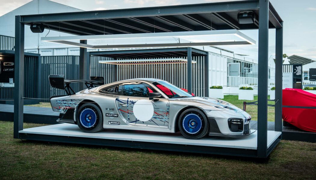 Lanzante ra mắt gói nâng cấp giúp xe đua Porsche 991 935 có thể lưu hành hợp pháp trên đường phố