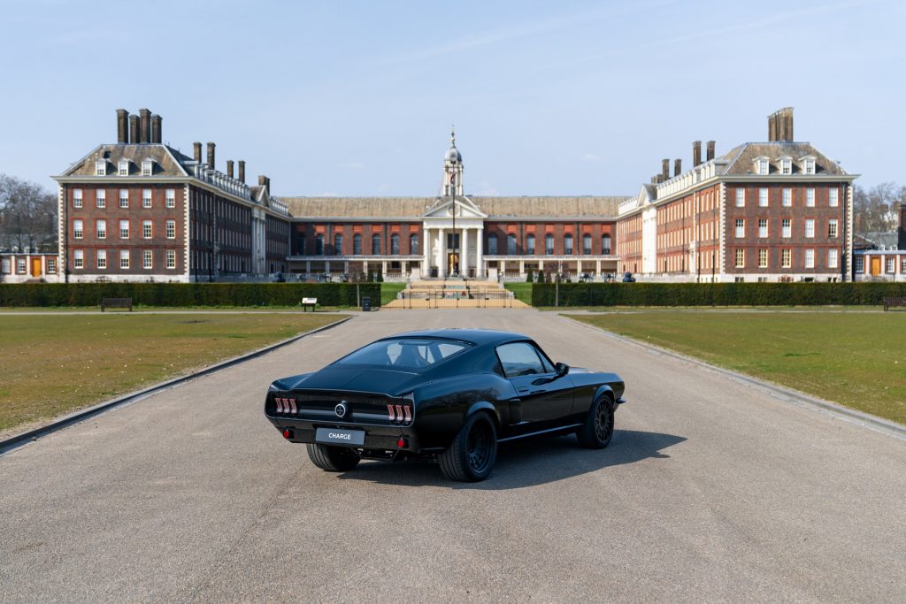 Thương hiệu Charge Cars hé lộ xe độ Mustang 1967 với động cơ điện, giá quy đổi hơn 11 tỷ Đồng