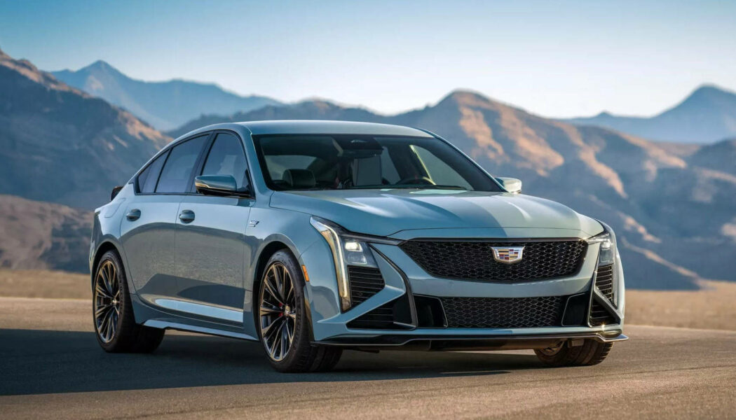 Cadillac CT5-V Blackwing 2025: sedan Mỹ cuối cùng có số sàn, cầu sau và động cơ V8 được nâng cấp mạnh khi sang đời mới