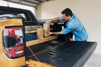 Không gian thùng xe Ford Ranger được tối ưu nhờ vách ngăn “tự chế”