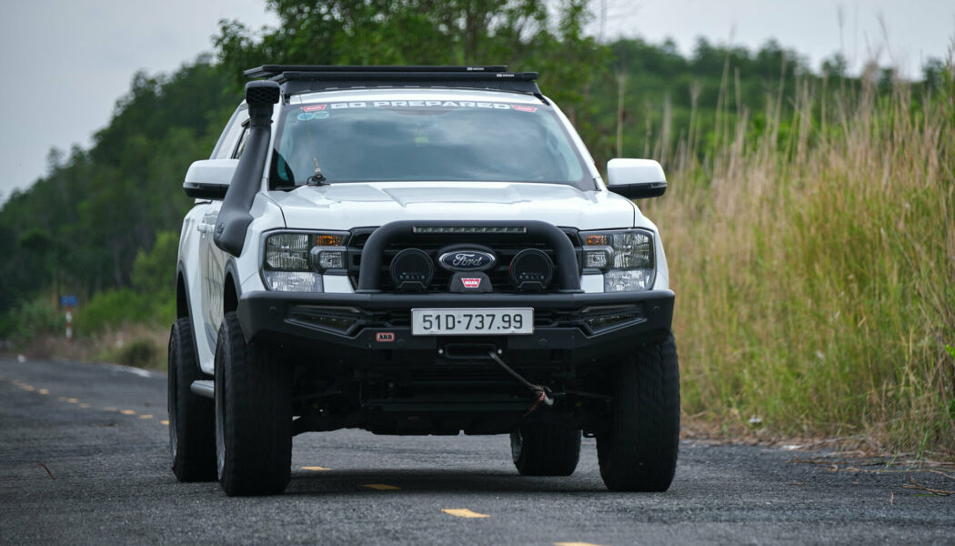 Ford Ranger XLS nâng cấp thành chiến binh Off-Road