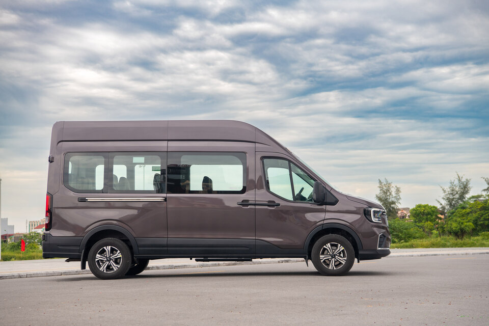 ford-transit-2024-vn-02.jpg