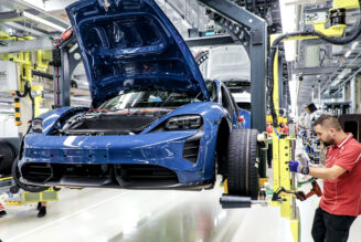 Porsche giảm sản lượng Taycan, ấn định ngày ngưng sản xuất 718 Boxster và Cayman