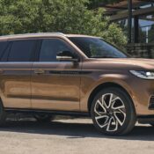 Lincoln Navigator 2025 được nâng cấp toàn diện với nội thất hiện đại, màn hình hiển thị cỡ lớn