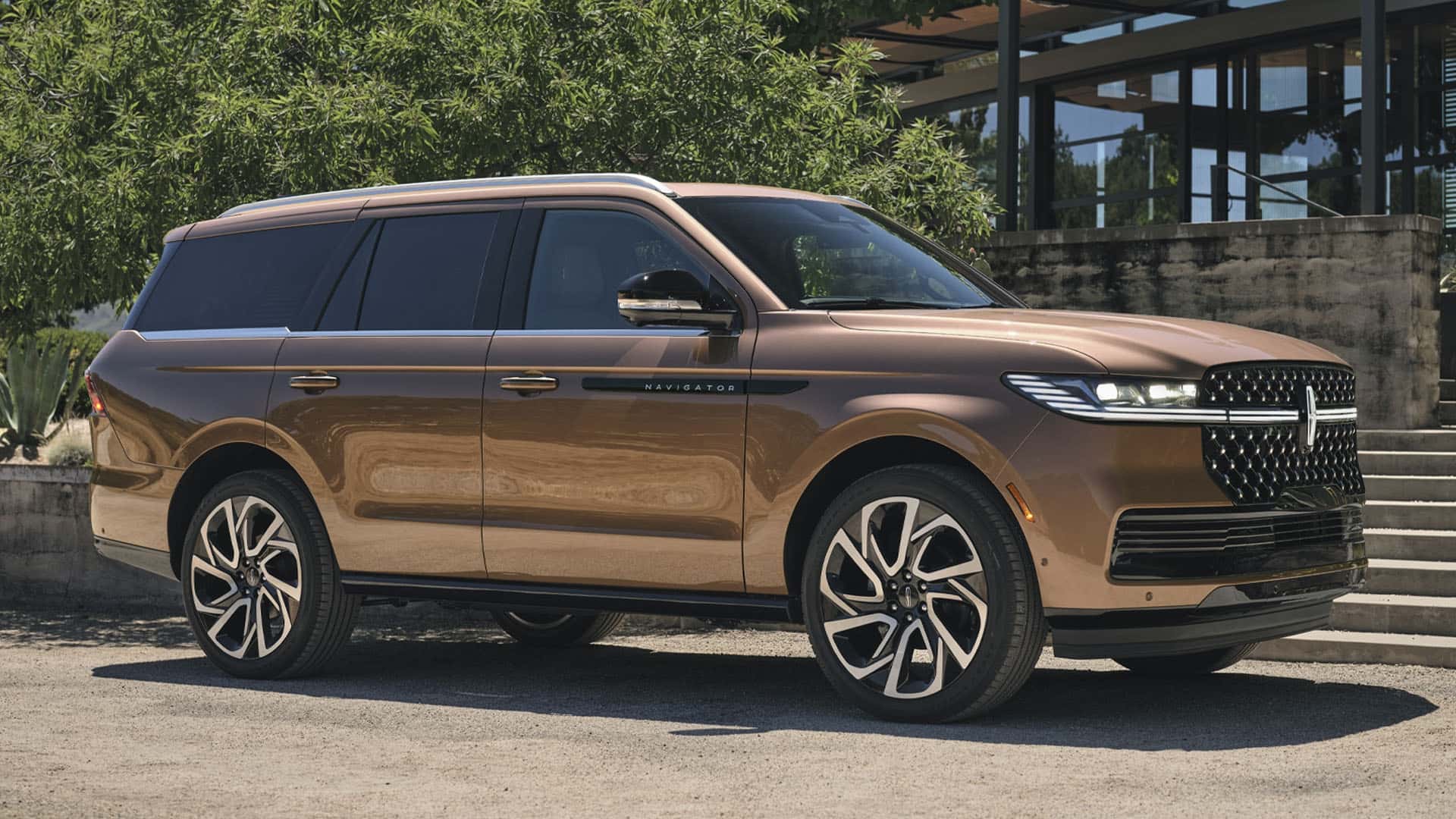 Lincoln Navigator 2025 được nâng cấp toàn diện với nội thất hiện đại, màn hình hiển thị cỡ lớn