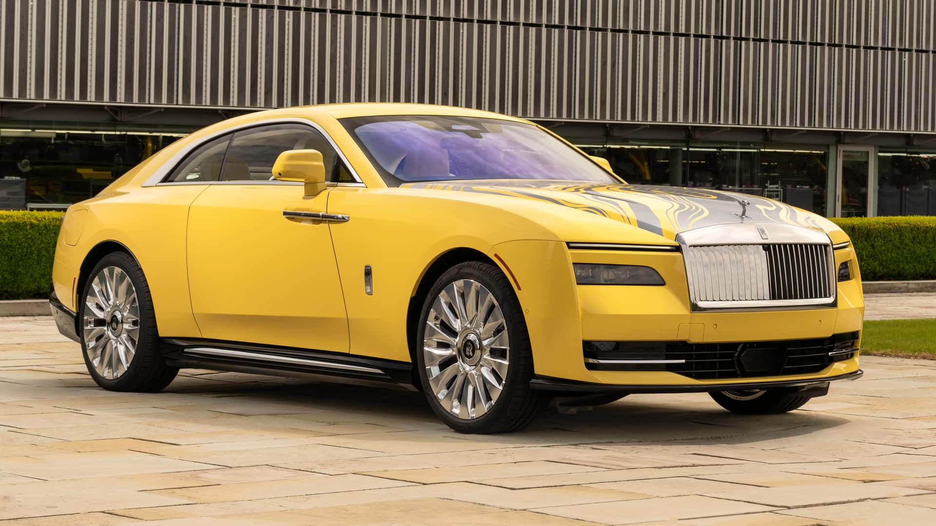 Rolls-Royce trình làng độc bản Spectre Semaphore với họa tiết trang trí “không đụng hàng”