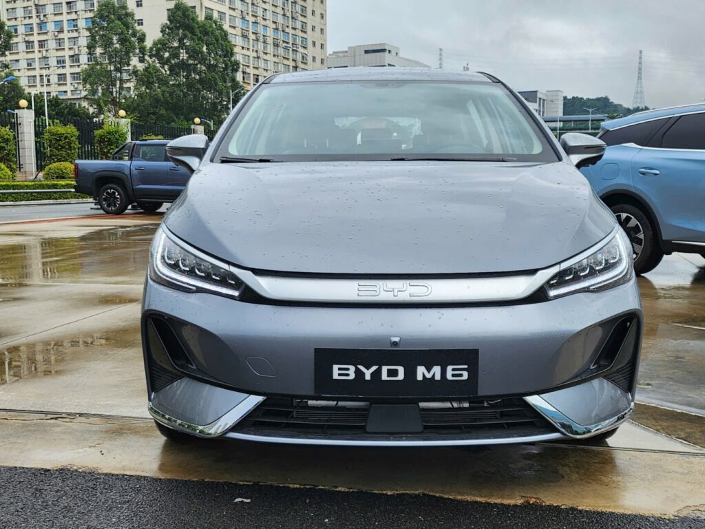 BYD M6 - mẫu MPV 7 chỗ thuần điện có công suất 201 mã lực, phạm vi di chuyển 530 km/lần sạc đầy…