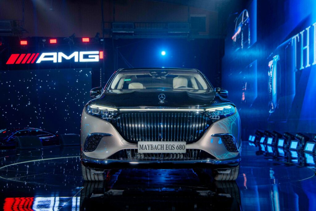 SUV siêu sang Mercedes-Maybach EQS 680 vừa ra mắt 7,61 tỷ đã có chủ, phạm vi di chuyển 611 km/sạc