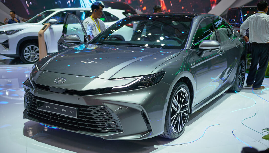 [VMS 2024] Toyota Camry 2025 thế hệ thứ 9 hoàn toàn mới ra mắt Việt Nam, 3 phiên bản với giá từ 1,22 tỷ đồng