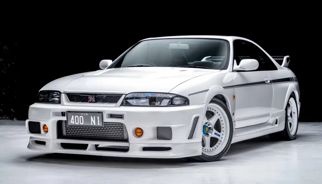 Chiêm ngưỡng “quái thú” Nissan GT-R R33 với khung gầm N1 nhẹ, công suất “khủng” 800 mã lực