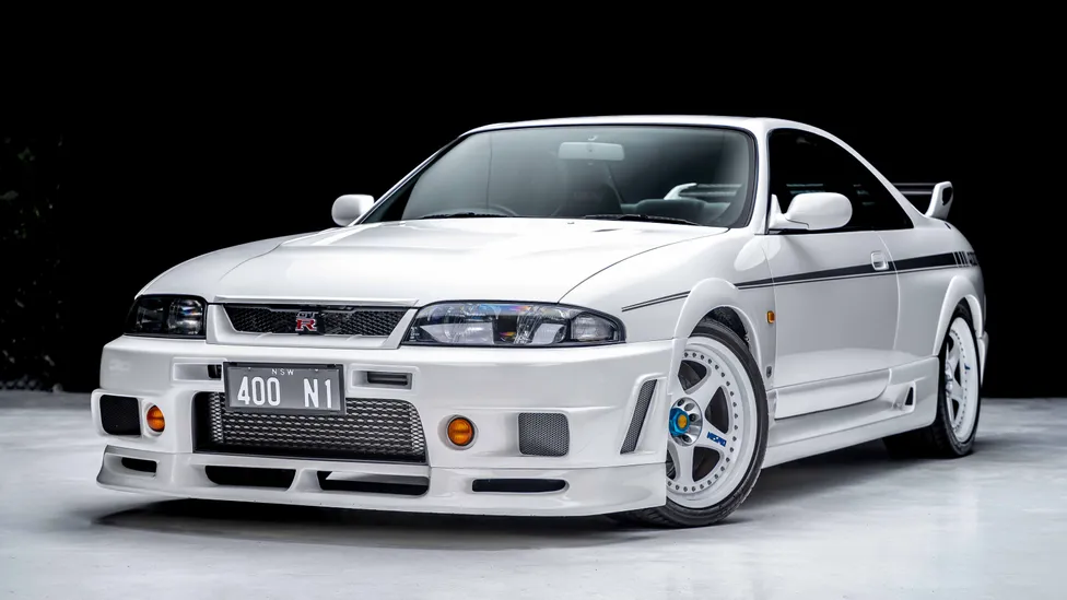 Chiêm ngưỡng “quái thú” Nissan GT-R R33 với khung gầm N1 nhẹ, công suất “khủng” 800 mã lực