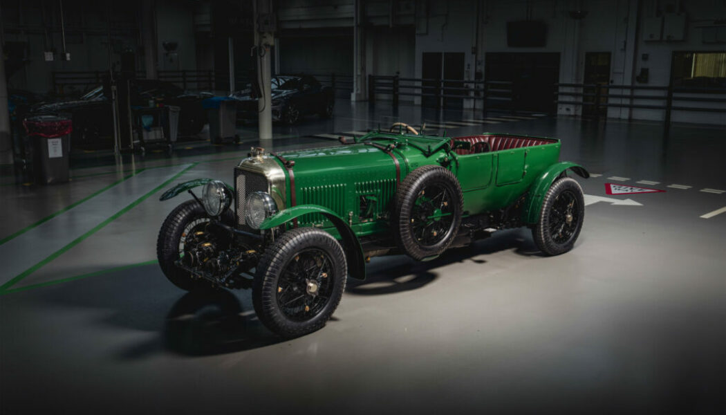 Chiếc Bentley Speed Six Continuation Series đầu tiên xuất xưởng, sẵn sàng bàn giao đến khách hàng Mỹ